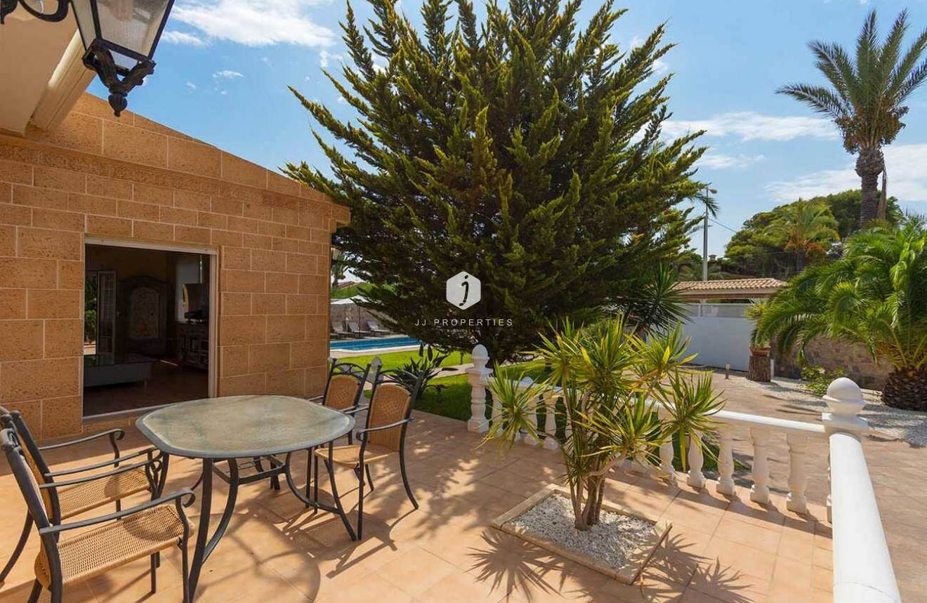 Resale - Villa -
Orihuela Costa - Costa Blanca