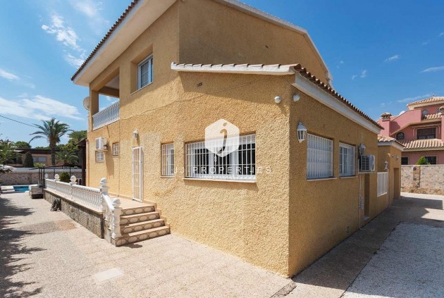 Resale - Villa -
Orihuela Costa - Costa Blanca