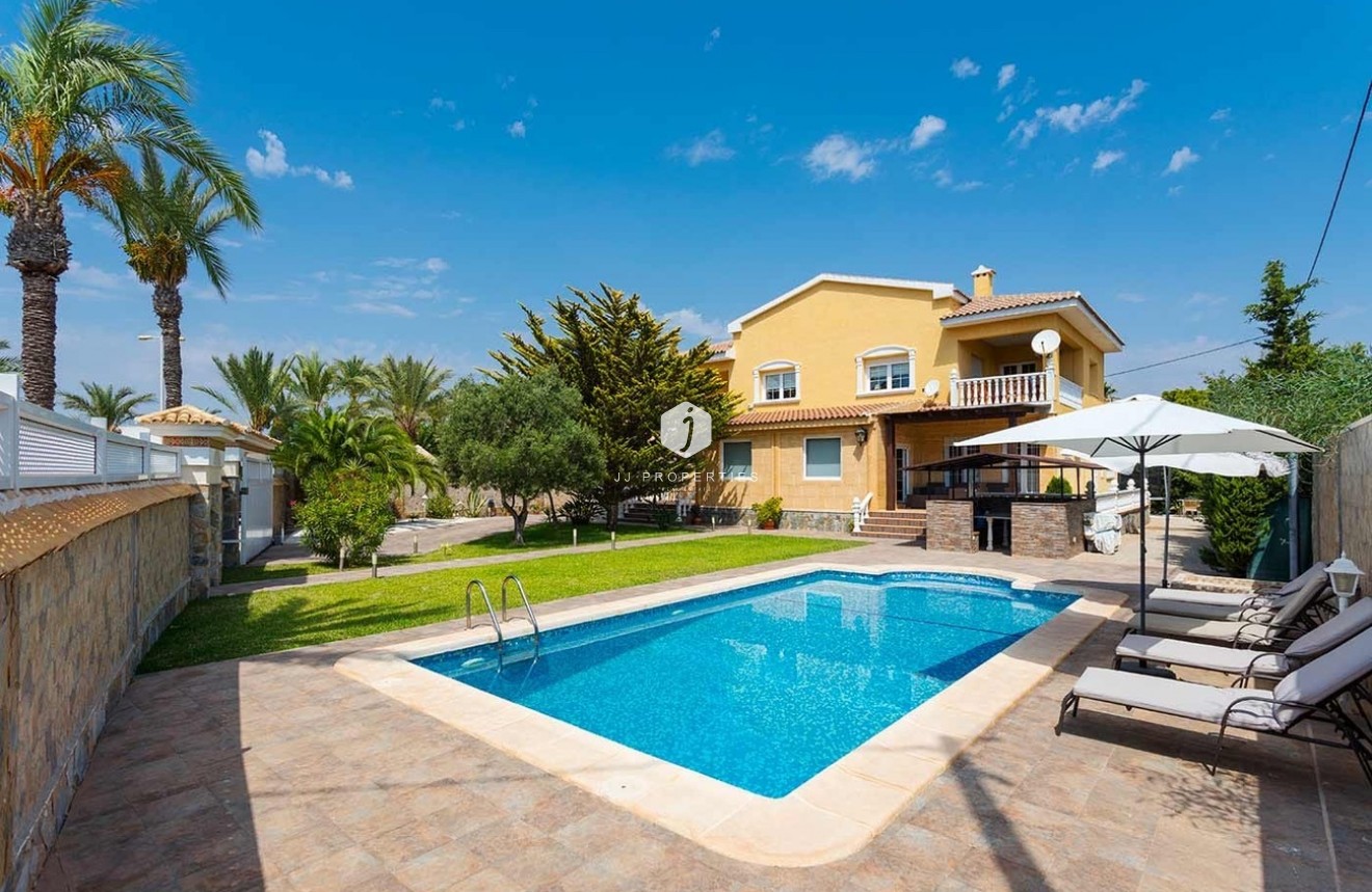 Resale - Villa -
Orihuela Costa - Costa Blanca
