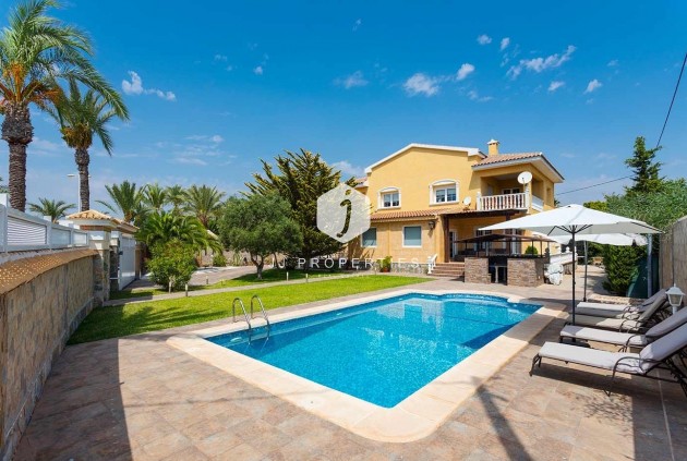 Resale - Villa -
Orihuela Costa - Costa Blanca