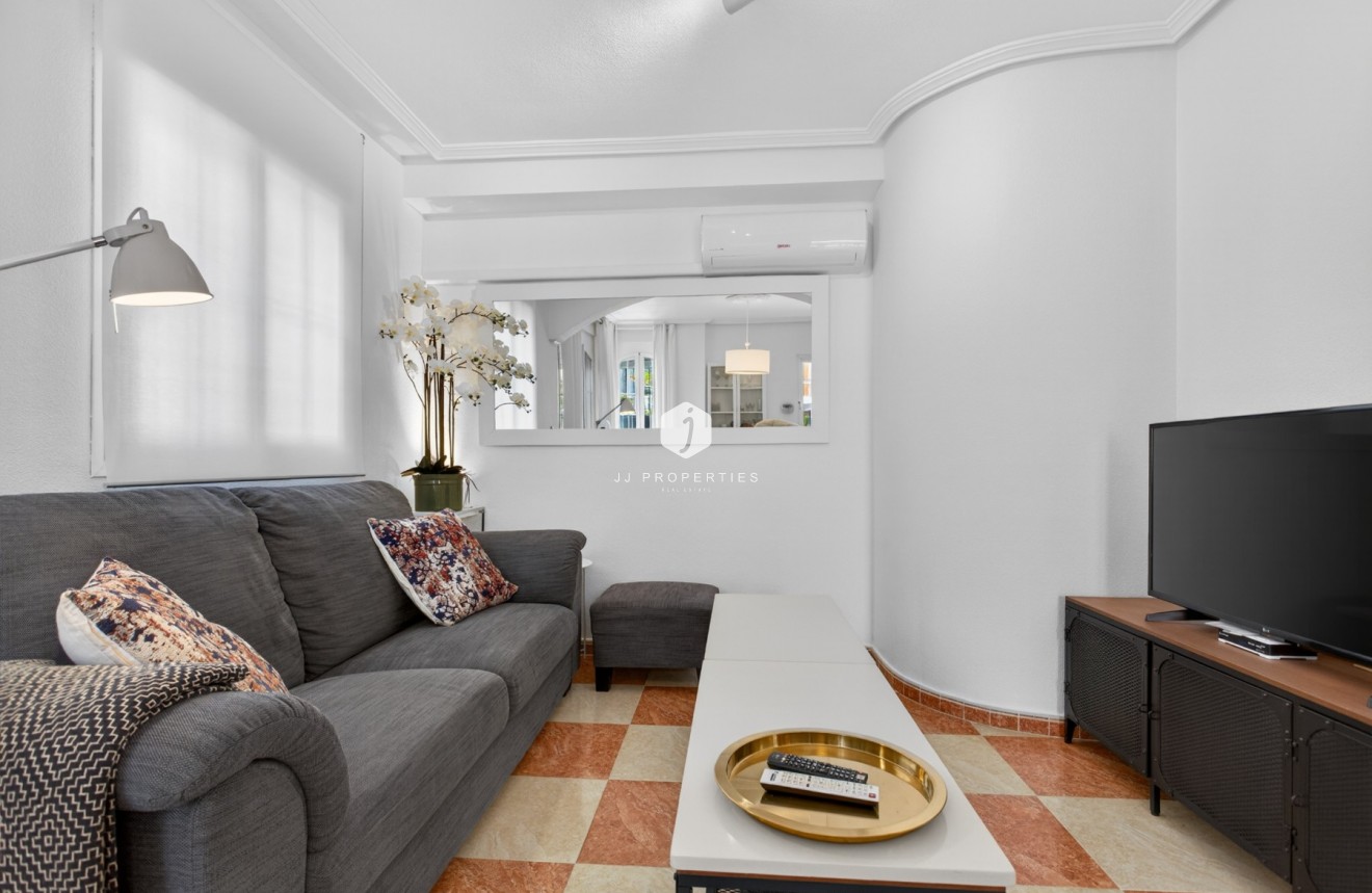 Resale - Villa -
Orihuela Costa - Costa Blanca