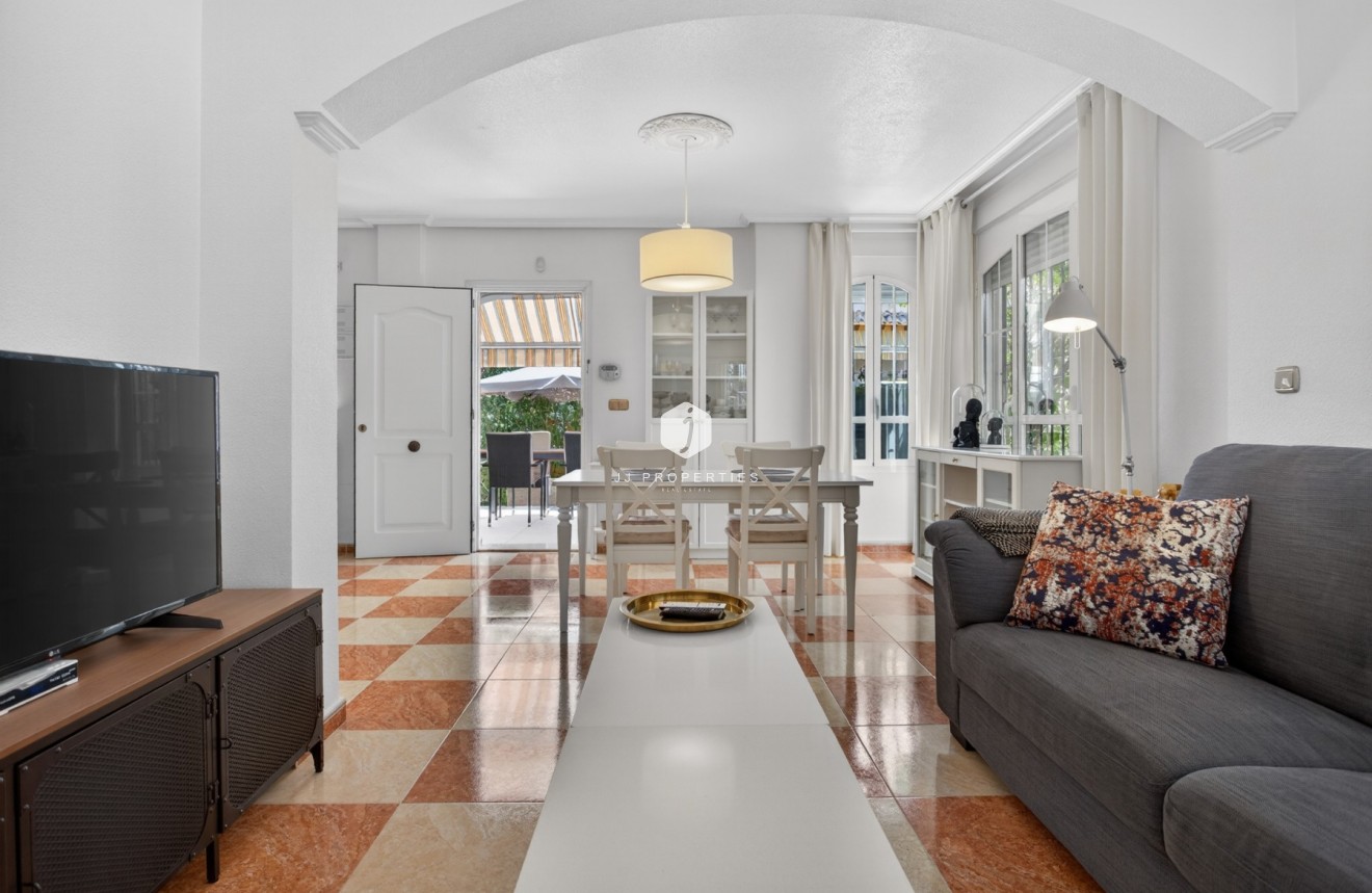 Resale - Villa -
Orihuela Costa - Costa Blanca