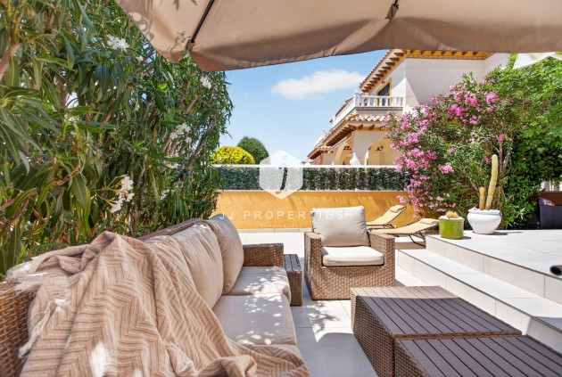 Resale - Villa -
Orihuela Costa - Costa Blanca