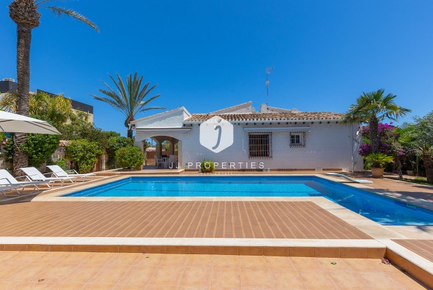 Resale - Villa -
Orihuela Costa - Costa Blanca