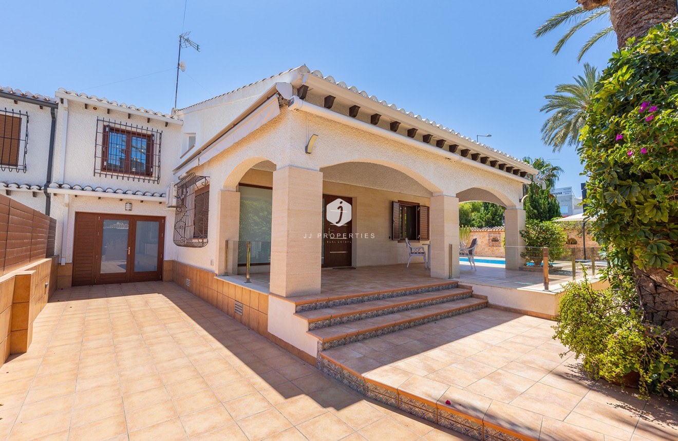 Resale - Villa -
Orihuela Costa - Costa Blanca
