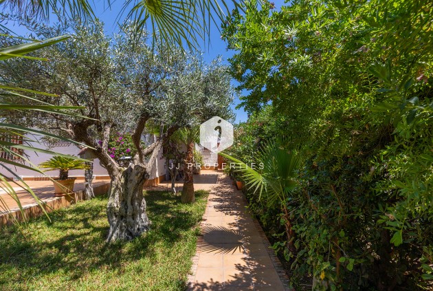 Resale - Villa -
Orihuela Costa - Costa Blanca