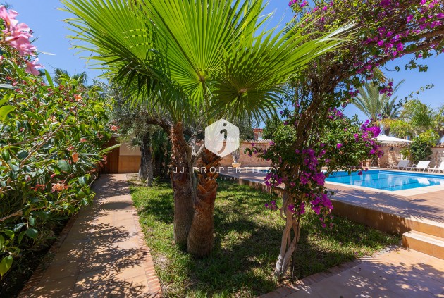 Resale - Villa -
Orihuela Costa - Costa Blanca