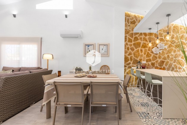 Resale - Villa -
Orihuela Costa - Costa Blanca