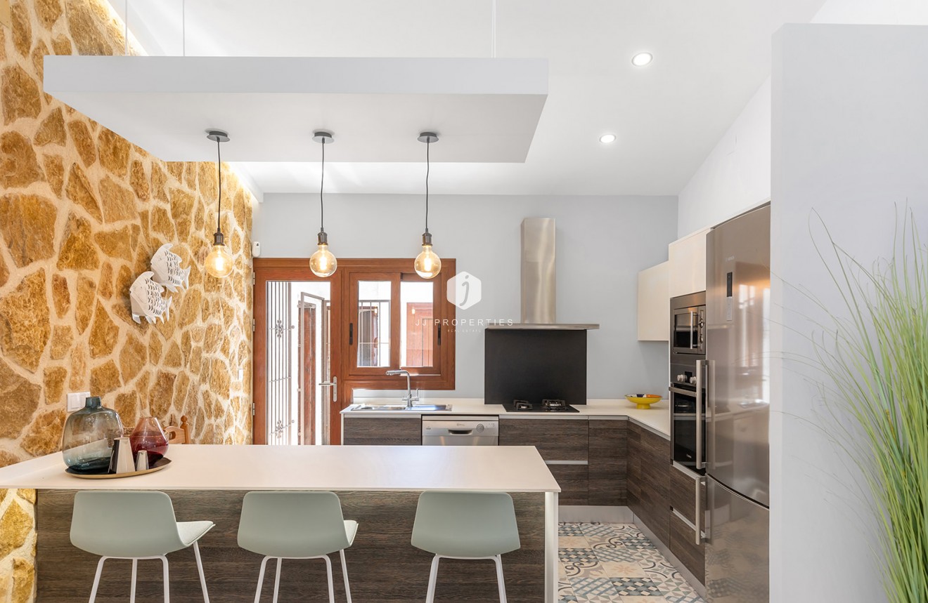 Resale - Villa -
Orihuela Costa - Costa Blanca