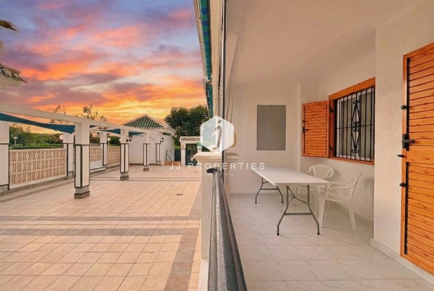 Resale - Apartment / flat -
Torrevieja - Costa Blanca