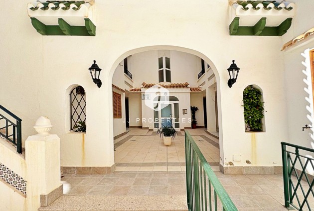 Resale - Apartment / flat -
Torrevieja - Costa Blanca