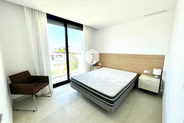 Resale - Villa -
Benijofar - Costa Blanca