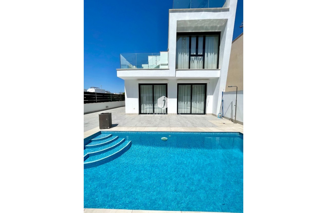 Resale - Villa -
Benijofar - Costa Blanca