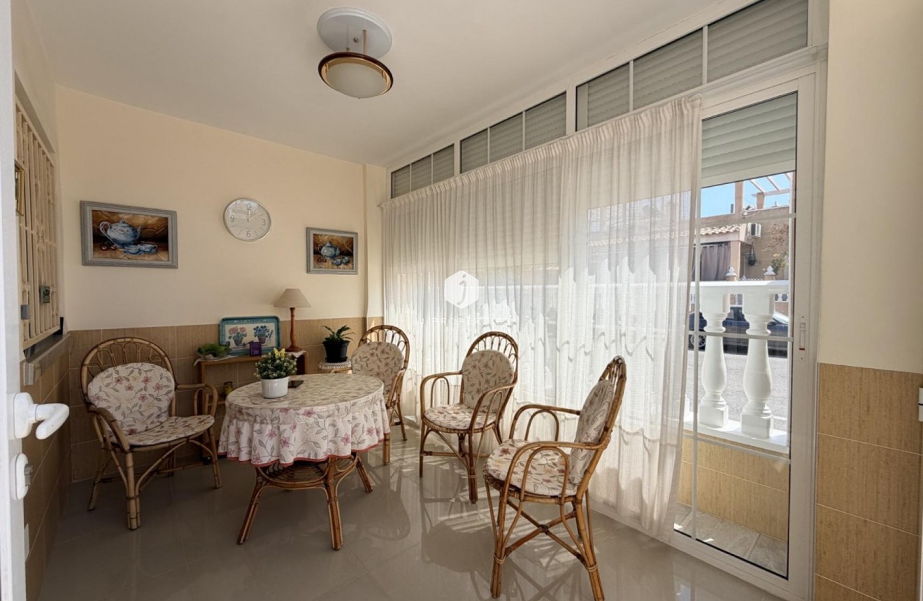 Resale - Chalet -
Torrevieja - Costa Blanca