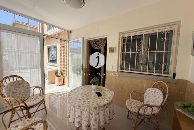 Resale - Chalet -
Torrevieja - Costa Blanca