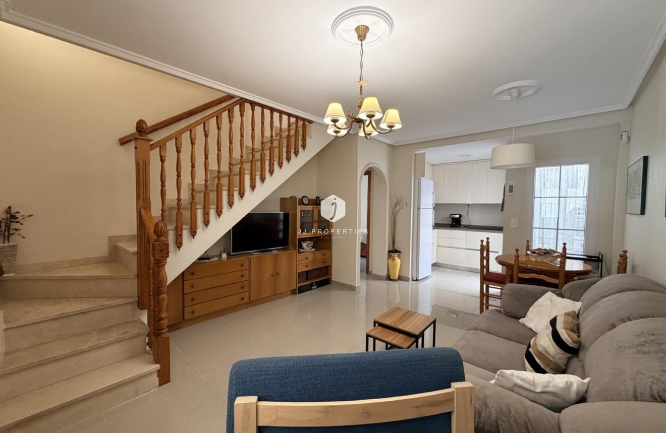 Resale - Chalet -
Torrevieja - Costa Blanca
