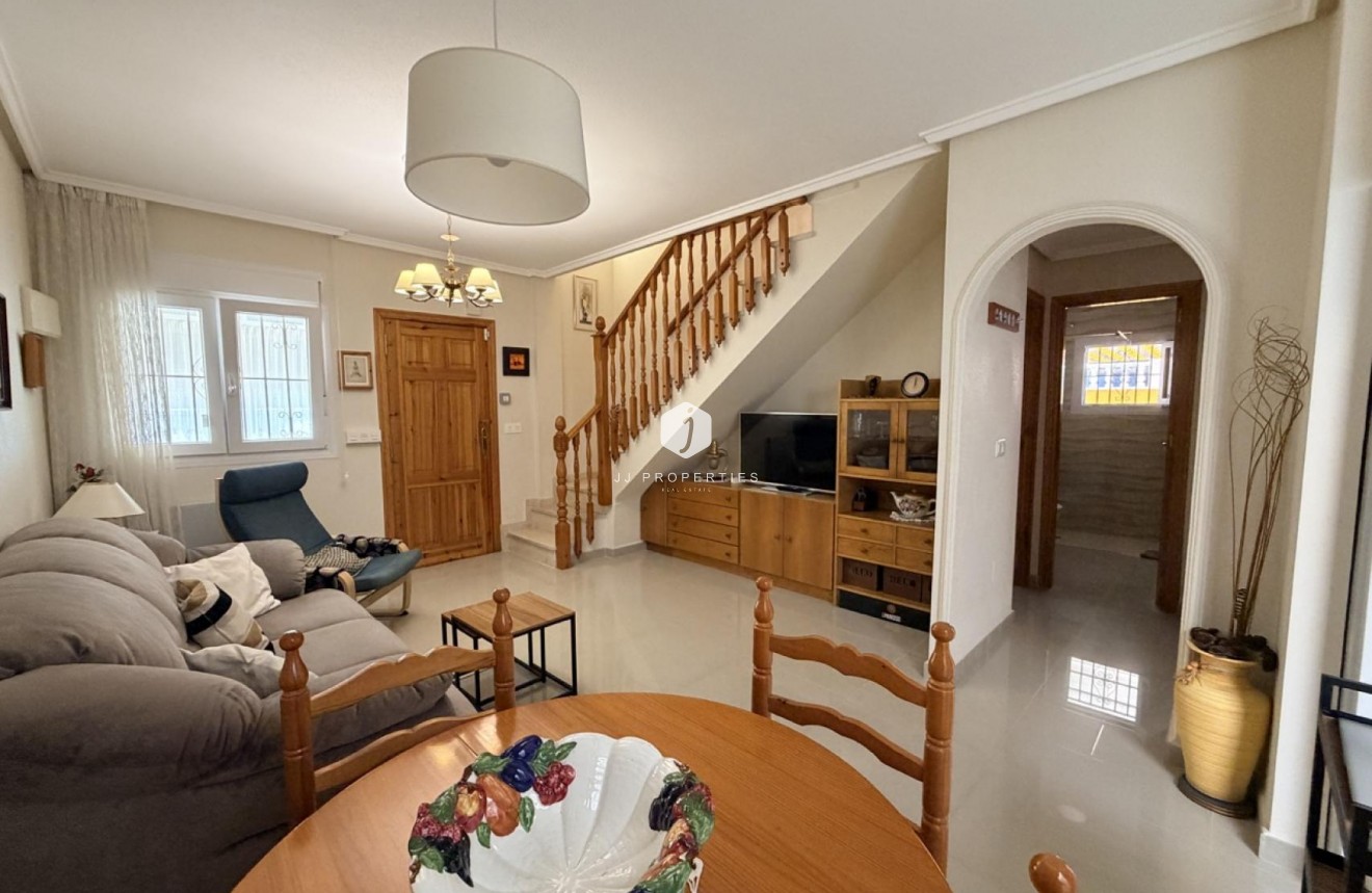 Resale - Chalet -
Torrevieja - Costa Blanca