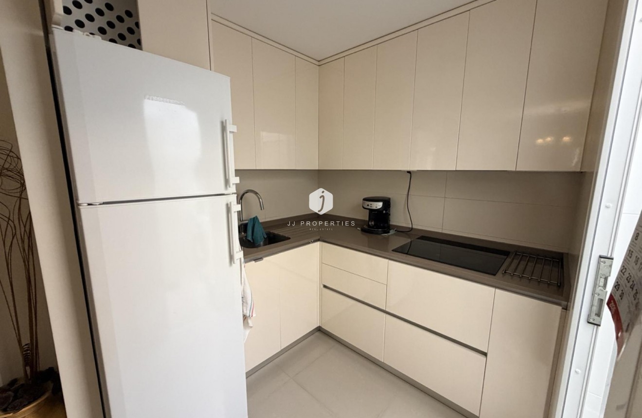 Resale - Chalet -
Torrevieja - Costa Blanca