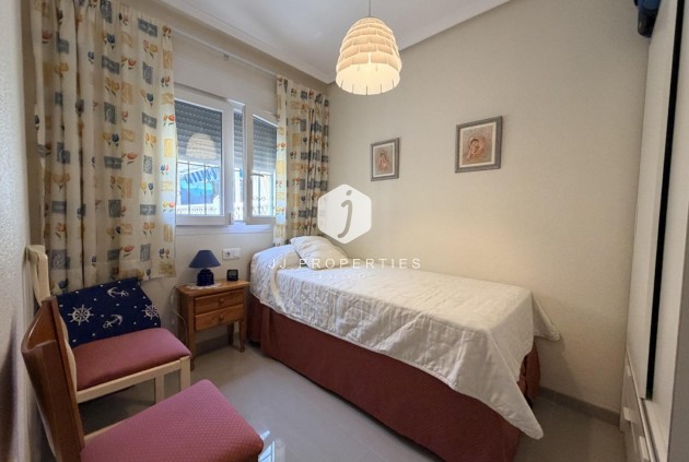 Resale - Chalet -
Torrevieja - Costa Blanca
