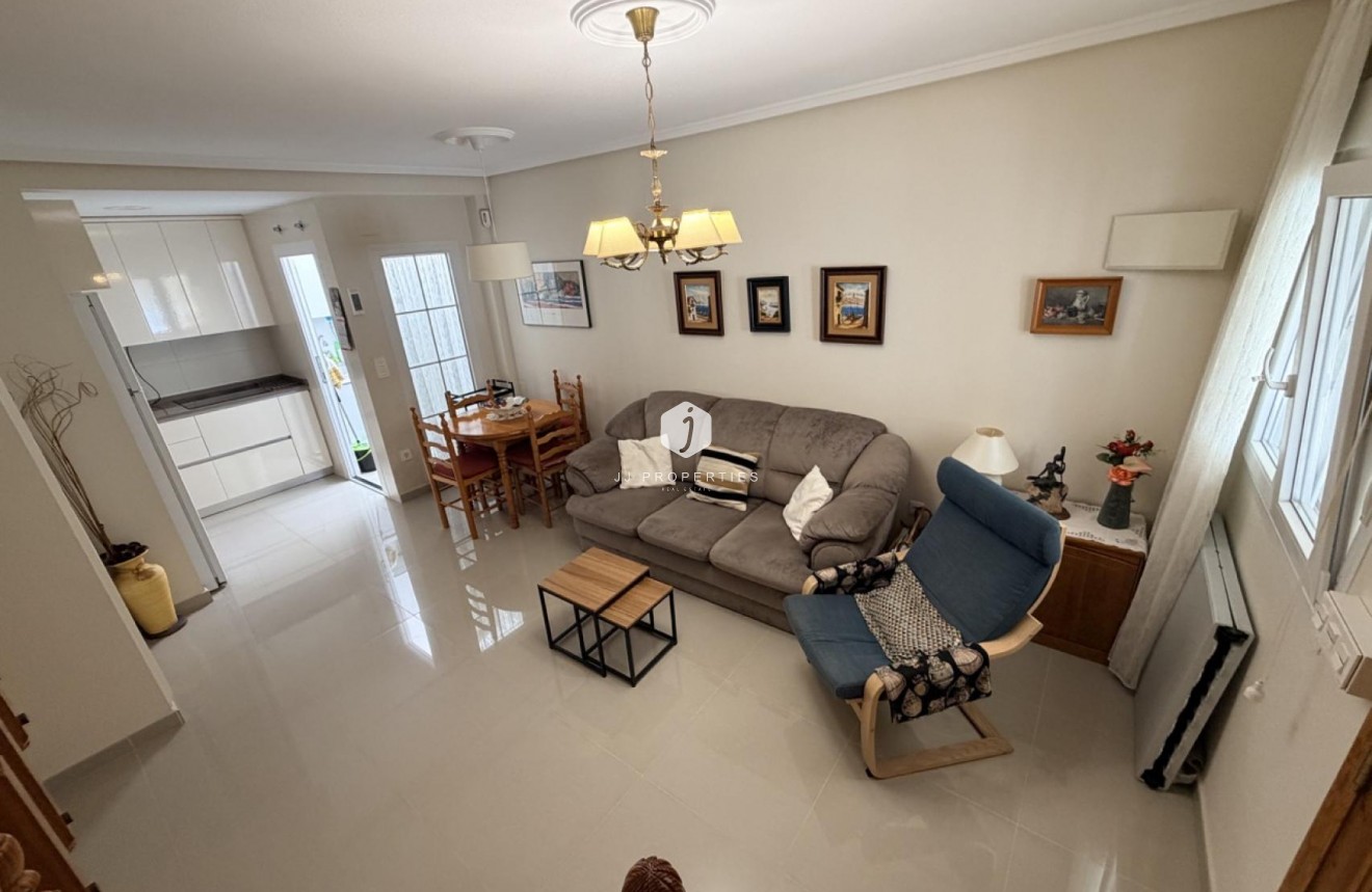 Resale - Chalet -
Torrevieja - Costa Blanca