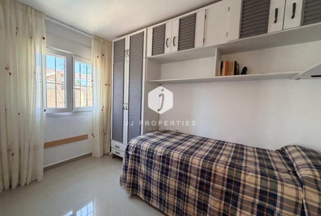 Resale - Chalet -
Torrevieja - Costa Blanca