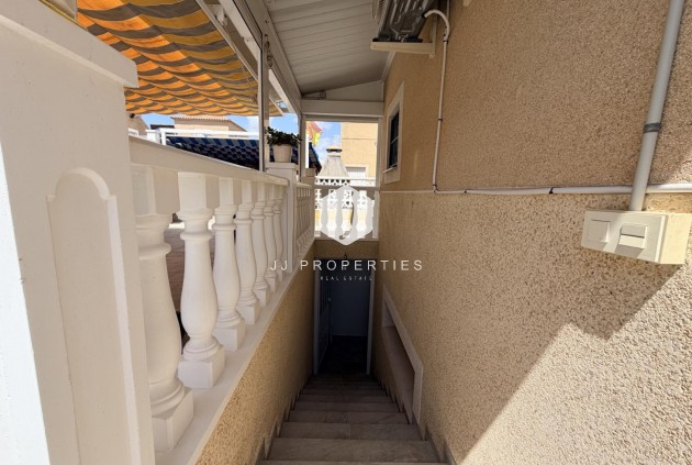 Resale - Chalet -
Torrevieja - Costa Blanca