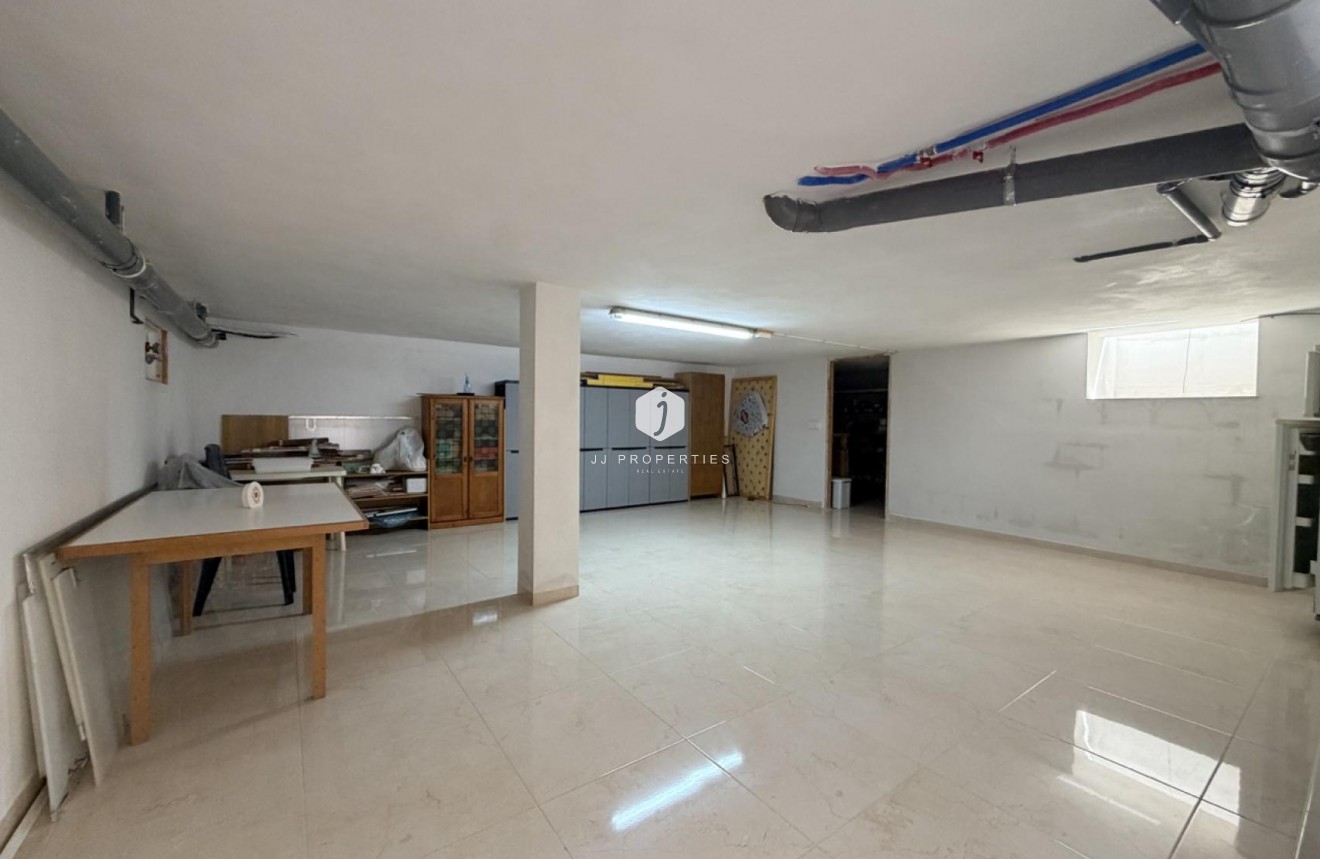 Resale - Chalet -
Torrevieja - Costa Blanca