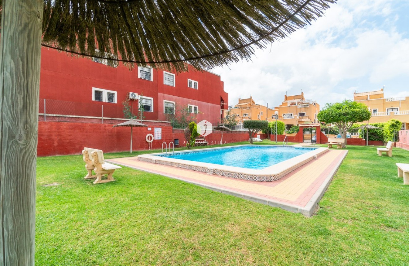 Aus zweiter Hand - Wohnung -
Orihuela Costa - Costa Blanca