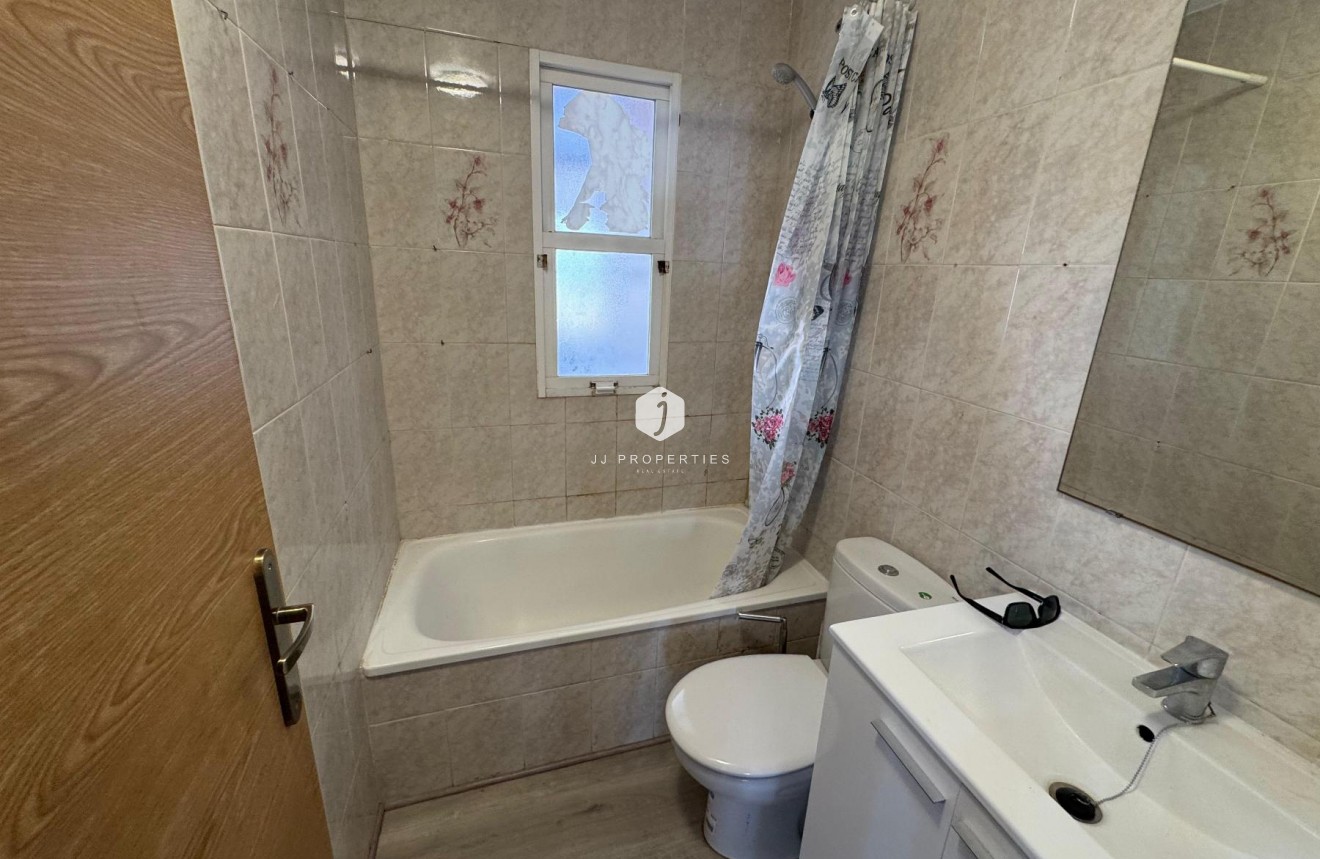 Resale - Apartment / flat -
Torrevieja - Costa Blanca