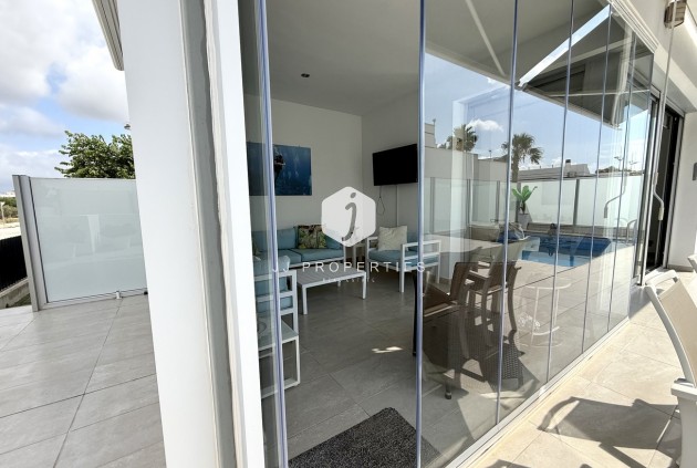 Resale - Villa -
Dolores - Costa Blanca