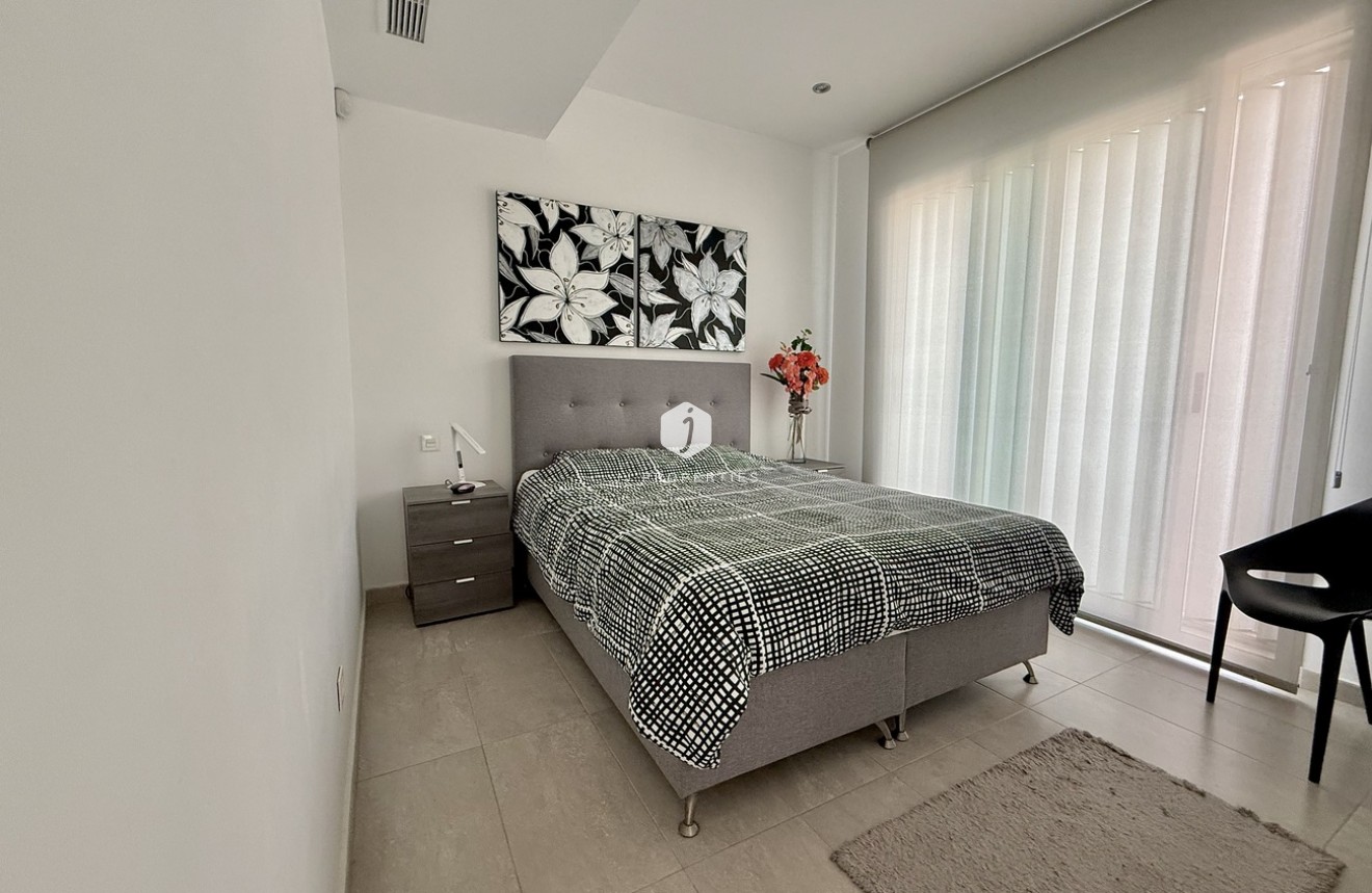 Resale - Villa -
Dolores - Costa Blanca