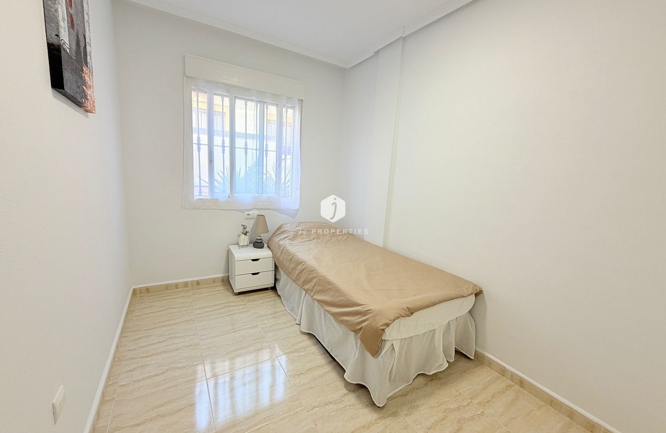 Resale - Apartment / flat -
Orihuela Costa - Costa Blanca