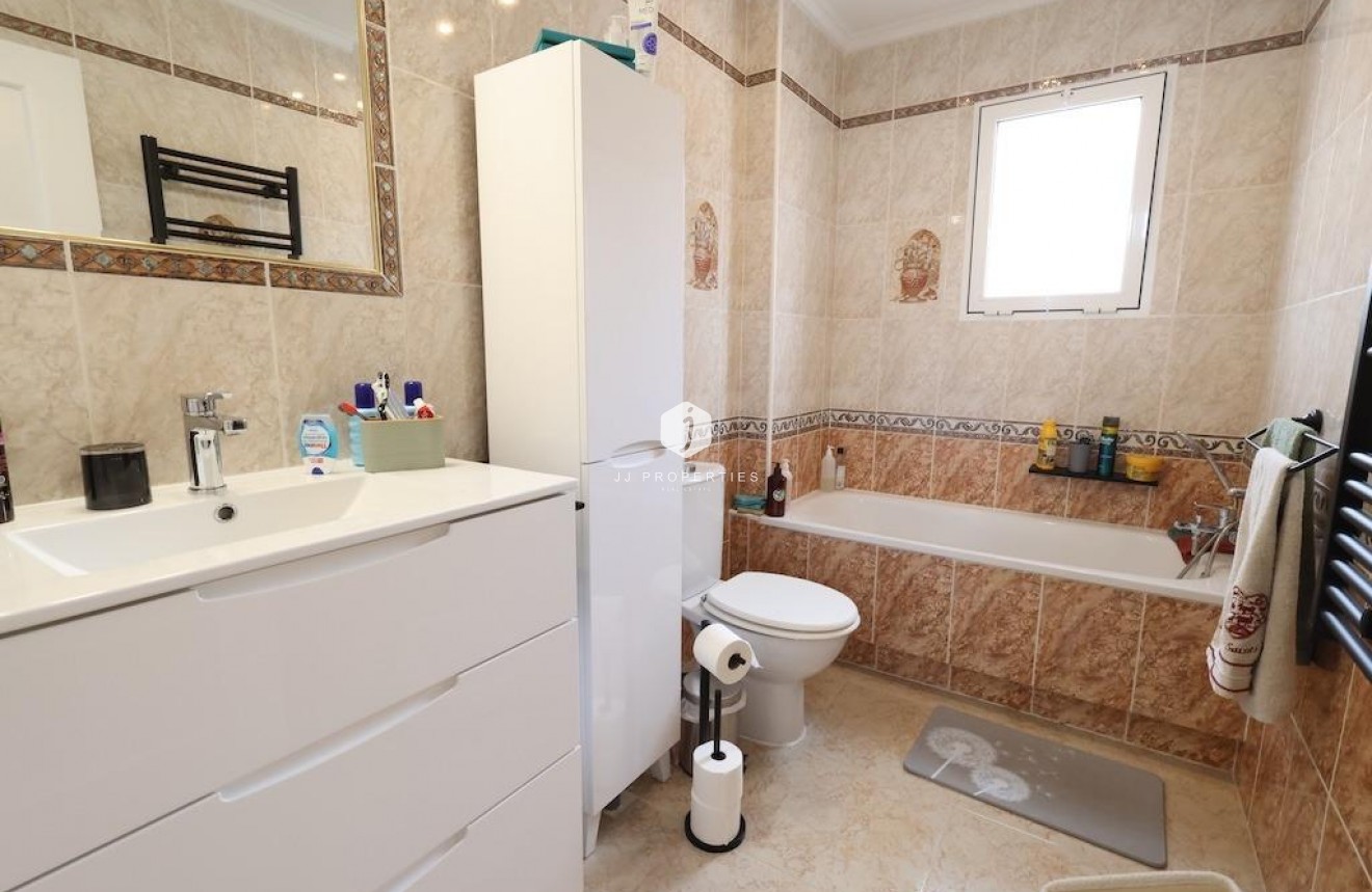 Resale - Villa -
San Miguel de Salinas - Inland
