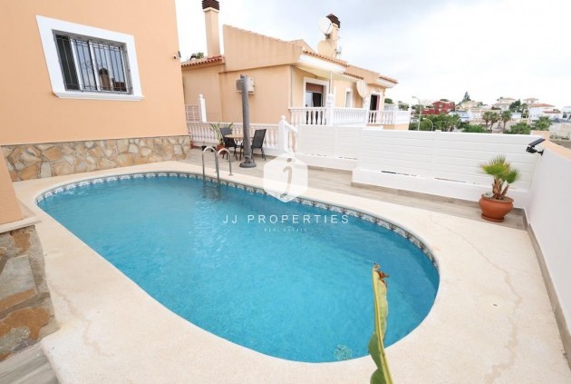 Resale - Villa -
San Miguel de Salinas - Inland