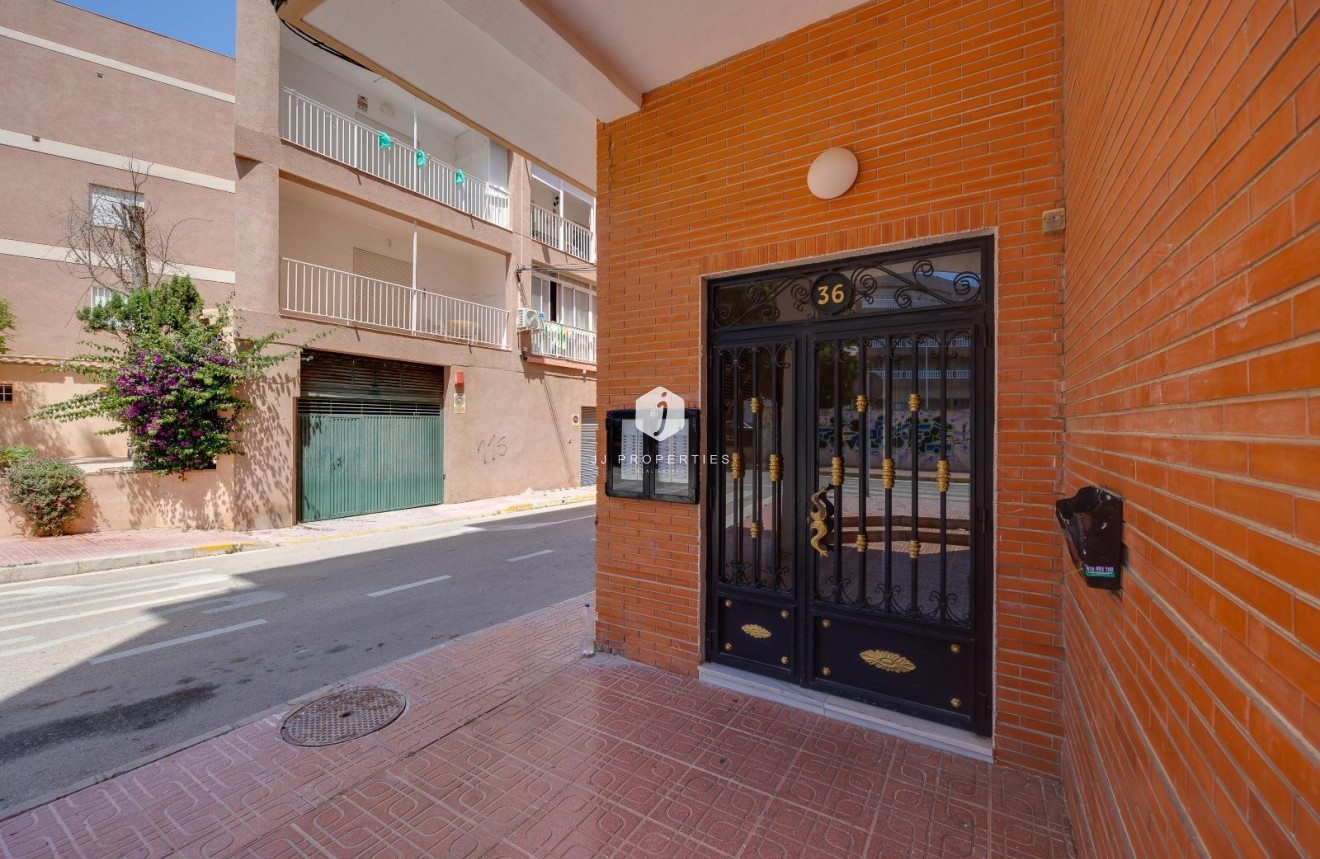 Aus zweiter Hand - Wohnung -
Torrevieja - La Mata Pueblo