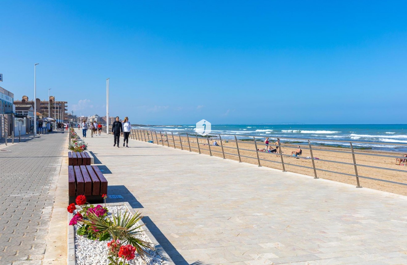 Aus zweiter Hand - Wohnung -
Torrevieja - La Mata Pueblo