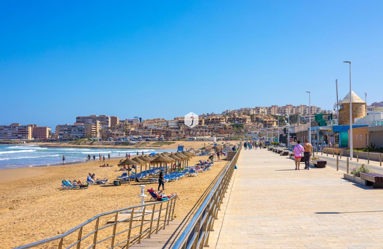 Aus zweiter Hand - Wohnung -
Torrevieja - La Mata Pueblo