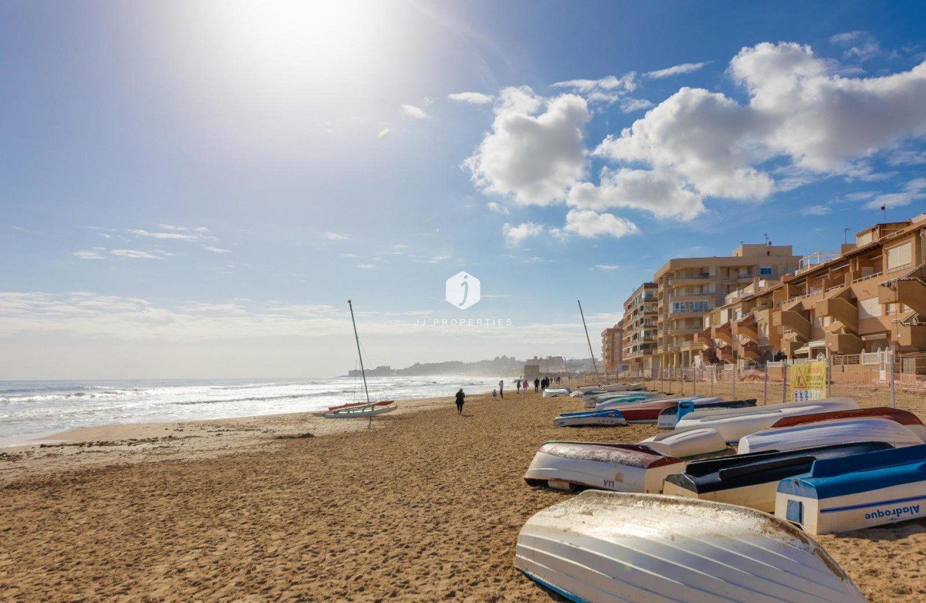 Aus zweiter Hand - Wohnung -
Torrevieja - La Mata Pueblo