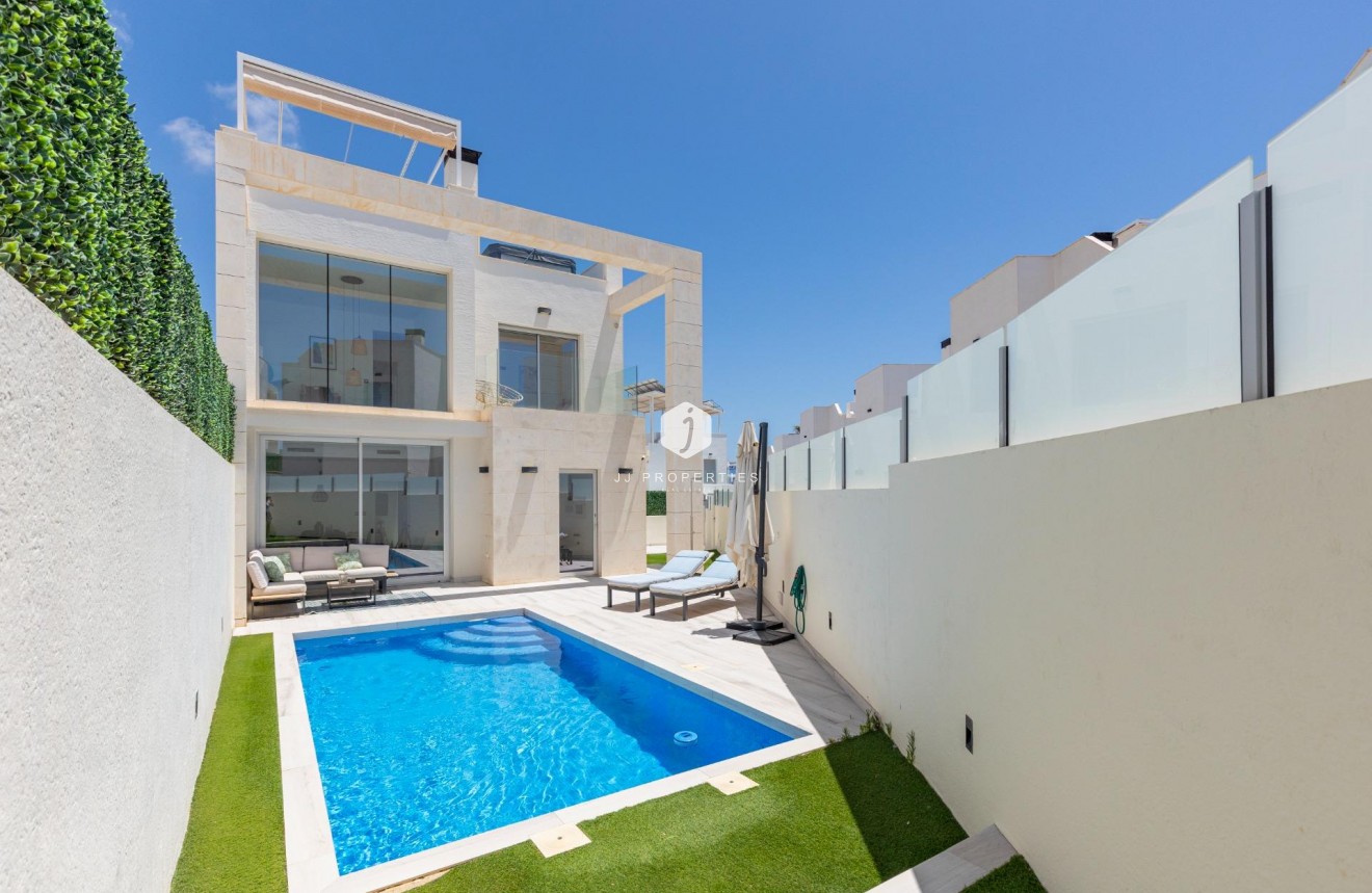 Resale - Villa -
Orihuela Costa - Lomas de Cabo Roig