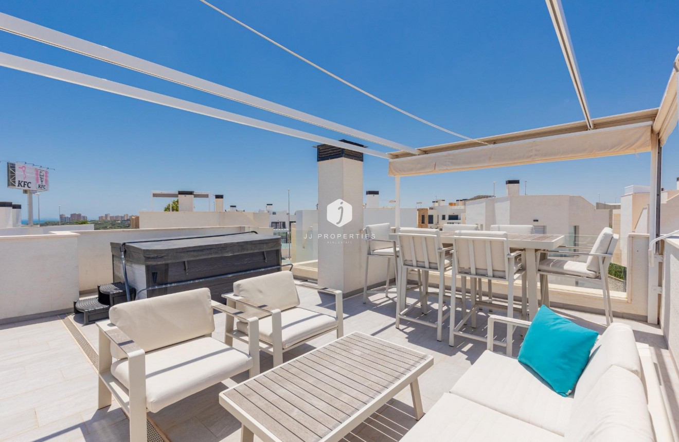 Resale - Villa -
Orihuela Costa - Lomas de Cabo Roig