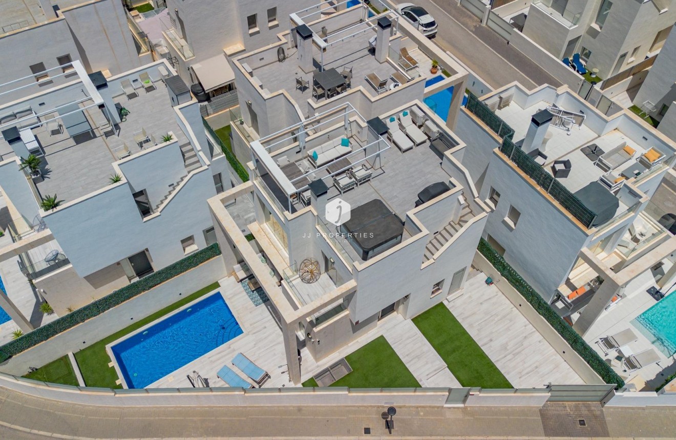 Resale - Villa -
Orihuela Costa - Lomas de Cabo Roig