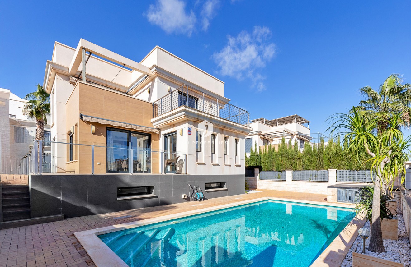 D'occasion - Villa -
Orihuela Costa - Costa Blanca