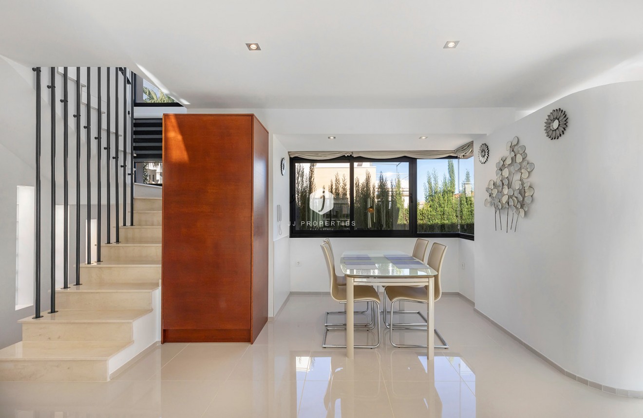 D'occasion - Villa -
Orihuela Costa - Costa Blanca