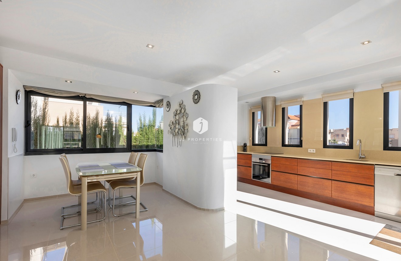 D'occasion - Villa -
Orihuela Costa - Costa Blanca