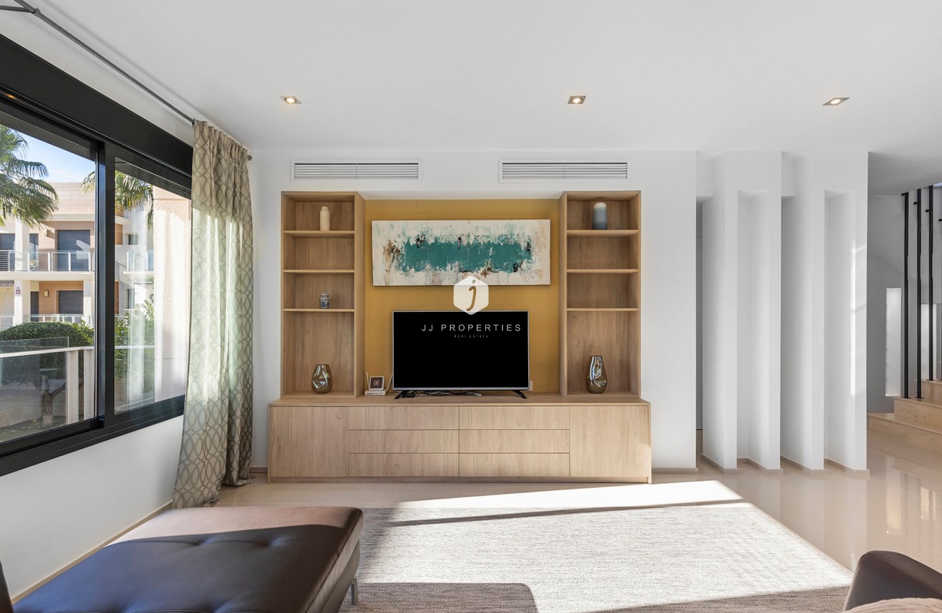 D'occasion - Villa -
Orihuela Costa - Costa Blanca