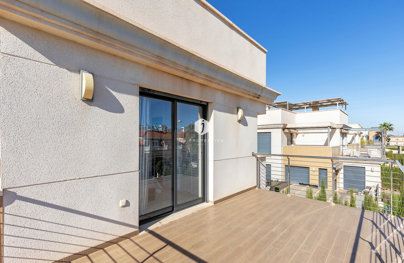 D'occasion - Villa -
Orihuela Costa - Costa Blanca
