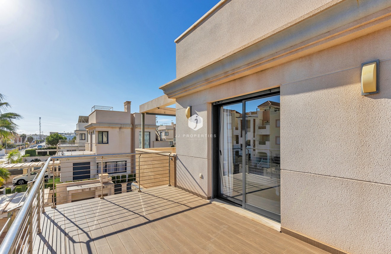 D'occasion - Villa -
Orihuela Costa - Costa Blanca