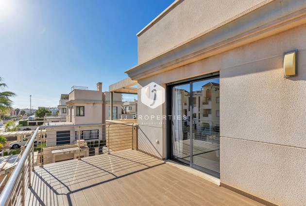 D'occasion - Villa -
Orihuela Costa - Costa Blanca