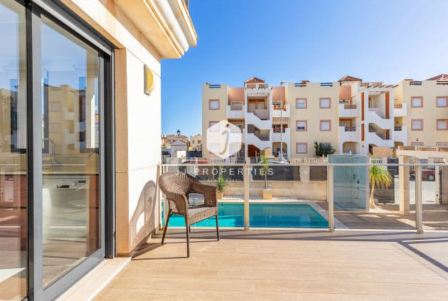 D'occasion - Villa -
Orihuela Costa - Costa Blanca