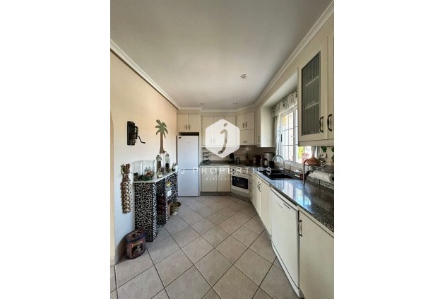Resale - Villa -
Torrevieja - aguas nuevas